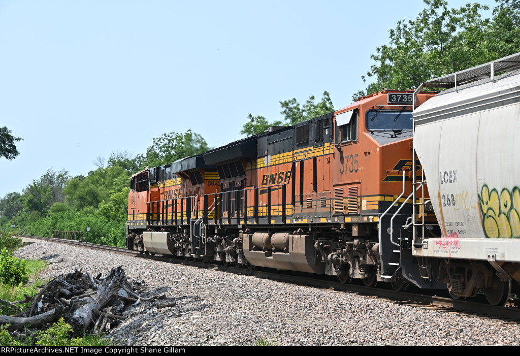 BNSF 3735